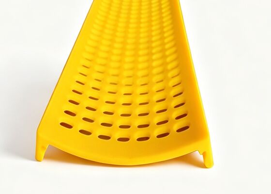 Self Cleaning Red Polyurethane Flexible Mats for Sticky Fine Mineral Separation