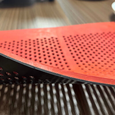 শুকনো ভিজা স্ক্রিনিংয়ের জন্য আয়তক্ষেত্রাকার গর্ত সহ 8 মিমি বেধের অ্যান্টি-ক্লগিং রাবার স্ক্রিন ম্যাট