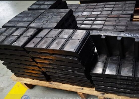 গরম চিকিত্সা পৃষ্ঠ সঙ্গে বল মিল জন্য abrasion এবং প্রভাব প্রতিরোধী রাবার আউটলাইনার