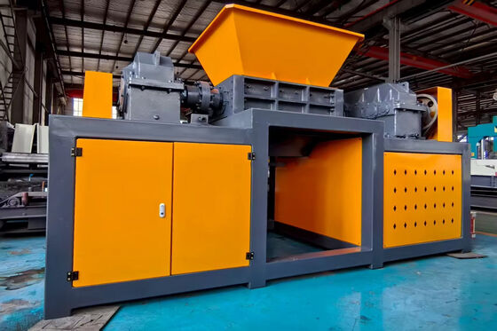 টায়ারের জন্য ডুয়াল মোটর শ্রেডার মেশিন 60kW মোট শক্তি